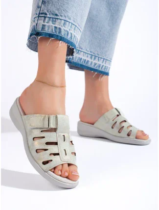 Módne dámske sivé a strieborné ponožky na plochom podpätku Módne dámske sivé a strieborné ponožky na plochom podpätku