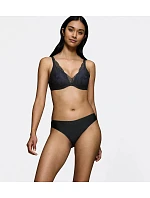 BODY MAKE-UP ILLUSION LACE - Pohodlná podprsenka s 3D kosticami Triumph
