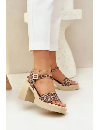 Sandále na podpätku model 210703 Vykročte štýlovo