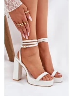 Sandały Damskie Na Słupku Z Paseczkiem Białe Fevenne