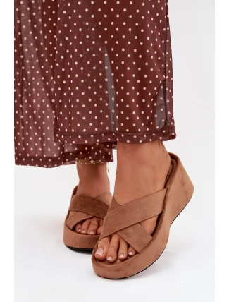 Dámské pantofle na platformě z eko semiše hnědé Calorine