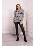 Vianočný sveter so šedým nápisom