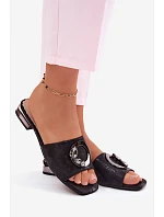 Dámské pantofle na nízkém podpatku s ozdobou KV61-6025 Černé