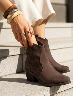 Dámske čižmy s ažurovým zvrškom na nízkom podpätku hnedé FashionStreet ZY1430