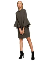 M698 Šaty áčkového strihu s anjelskými rukávmi - čierne