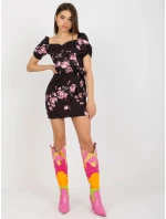 Dámske šaty LK SK 508641.29 Čierne s ružovým vzorom - FPrice
