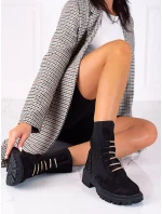 Pohodlné čierne dámske členkové topánky na plochom podpätku Pohodlné čierne dámske členkové topánky na plochom podpätku