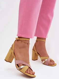 Sandále na podpätku model 226336 Vykročte štýlovo