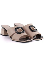 Dámske žabky na podpätku béžové Vinceza 62284