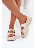 Klapki Damskie Na Koturnie I Platformie Z Klamrami Jasnobeżowe Nitarelia