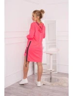 Šaty s kapucňou a potlačou ružové neónové