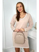 Šaty s vreckami a véčkovým výstrihom béžovej farby