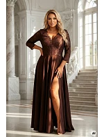 309-14 AMBER elegantné dlhé čipkované šaty s výstrihom - čokoládové 309-14 AMBER elegantné dlhé čipkované šaty s výstrihom - čokoládové