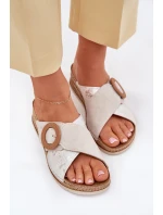 Klapki Damskie Na Koturnie Z Ozdobną Klamrą Inblu RV000012 Jasnobeżowe