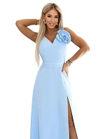 669-2 Svadobné maxi šaty s kvetom na ramene a rozparkom - modré