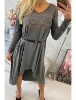 Šaty s ozdobným pásikom a nápisom graphite