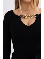 Šaty so zlatou retiazkou čierne