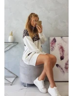 Velúrové šaty s maskovacím motívom ecru