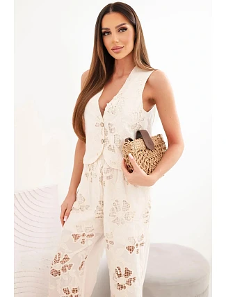 Dámsky bavlnený komplet s vyšívanou vestou a nohavicami béžovej farby Dámsky bavlnený komplet s vyšívanou vestou a nohavicami béžovej farby