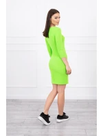 Priliehavé šaty so zeleným neónovým výstrihom Priliehavé šaty so zeleným neónovým výstrihom