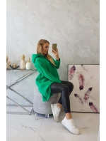 Zateplená mikina s dlhými chrbtom a kapucňou zelená