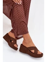 Dámské pantofle na platformě z eko semiše čokoládové Calorine