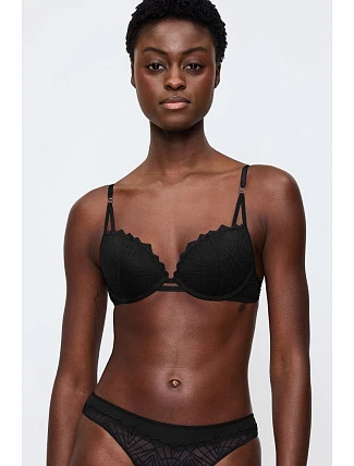 Model Push-up 230073 od značky Triumph