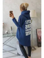 Zateplená mikina s dlhým chrbtom a kapucňou, tmavo modrá