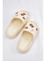 Piankowe Klapki Z Przypinkami Ecru Redienna