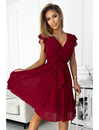 POLINA - Dámske plisované šaty vo vínovej bordovej farbe s výstrihom a volánikmi 374-2