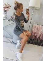 Šaty s potlačou košíka v grafitovej farbe