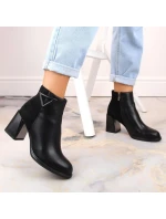 D&A S.Barski Premium Collection W OLI238 čierne zateplené čižmy s ozdobným stĺpikom D&A S.Barski Premium Collection W OLI238 čierne zateplené čižmy s ozdobným stĺpikom