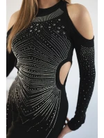 Pletené šaty s výrezom v páse a na ramenách čierne