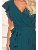 POLINA - Plisované dámske šaty vo fľaškovo zelenej farbe s výstrihom a volánikmi 374-1