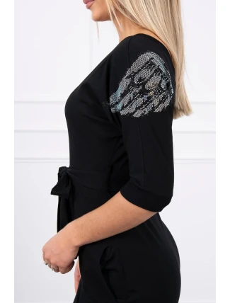 Šaty s krídlami na ramenách čiernej Šaty s krídlami na ramenách čiernej