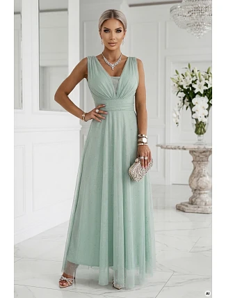 637-5 Dlhé maxi šaty s brokátovým akcentom a hlbokým výstrihom - pistáciové 637-5 Dlhé maxi šaty s brokátovým akcentom a hlbokým výstrihom - pistáciové