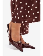 Lakierowane Czółenka Na Szpilce Ze Złotą Klamrą Czekoladowe Vivae