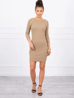 Šaty s ozdobnými gombíkmi camel