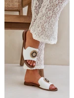 Skórzane Klapki Z Ozdobą Na Płaskim Obcasie Lewski 3047/O Białe