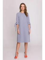 S393 Šaty áčkového strihu so zaväzovacími rukávmi - holubičia sivá