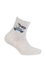 Chlapčenské vzorované ponožky Wola U24.P01;W24.P01 21-26 Chlapčenské vzorované ponožky Wola U24.P01;W24.P01 21-26