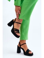 Sandále na podpätku model 179122 Vykročte štýlovo
