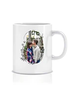 Personalizovaný klasický biely keramický hrnček s objemom 300 ml s kvetinovým rámčekom Personalizovaný klasický biely keramický hrnček s objemom 300 ml s kvetinovým rámčekom