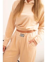 Dámska velúrová súprava so širokými nohavicami a mikinou s kapucňou béžová Dámska velúrová súprava so širokými nohavicami a mikinou s kapucňou béžová