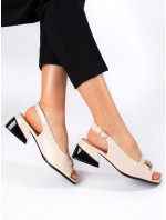 Pekné dámske hnedé sandále na plochom podpätku