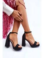 Błyszczące Sandałki Na Masywnym Obcasie Czarne Calmi