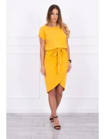 Šaty s obálkovým spodným dielom v horčicovej farbe