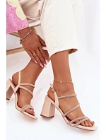 Sandále na podpätku model 226326 Vykročte štýlovo