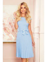 LILA - Svetlo modré dámske plisované šaty s krátkymi rukávmi 311-8
