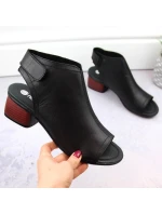 Pohodlné kožené sandále Remonte W RKR654 Pohodlné kožené sandále Remonte W RKR654
